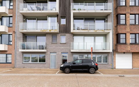Cosy @ Sea: Appartamento, Zona Residenziale, Quartiere, Condominio, Urban Design, Balcone, Calcestruzzo, Sobborgo, Brutalismo