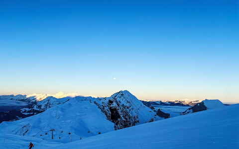 Ferienwohnung Enz: Cielo, Blu, Montagna, Geografia Montane, Neve, Inverno, Catena Montuosa, Terreno, Geomorfologia Glaciale, Collina