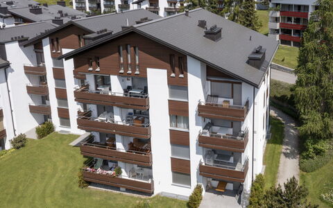Casa Curnera 8: Zona Residenziale, Appartamento, Condominio, Neve, Inverno, Paesino Di Montagna, Geomorfologia Glaciale, Balcone, Alpi