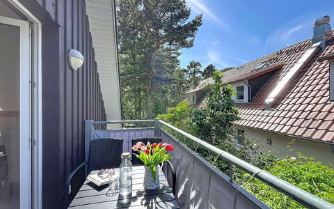 Tonis Strandidyll: Deck, Shade, Balcone, Portico, Corrimano, Mobili Da Esterno, Latifoglie, Sedia, Tavolo Esterno, Pianta Della Casa
