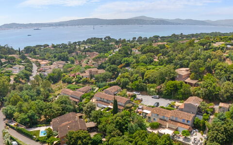 Hameau de Croisette Plage: Mobilia, Cucina & Sala Da Pranzo Tavolo, Sedia, Pavimento, Mare, Balcone, Oceano, Ricorrere, Eco Hotel, Sala Da Pranzo