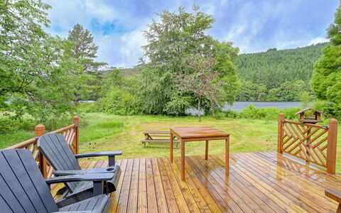 Loch Oich View (Lodge 6): Natura, Legna, Paesaggio Naturale, Paesaggio, Latifoglie, Lago, Riserva Naturale, Foresta, Color Legno, Deck