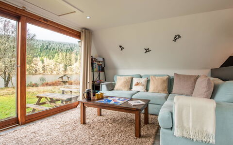 Loch Oich View (Lodge 6): Mobilia, Cucina & Sala Da Pranzo Tavolo, Sedia, Pavimento, Mare, Balcone, Oceano, Ricorrere, Eco Hotel, Sala Da Pranzo
