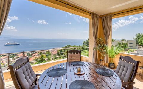 Judy: Mobilia, Cucina & Sala Da Pranzo Tavolo, Sedia, Pavimento, Mare, Balcone, Oceano, Ricorrere, Eco Hotel, Sala Da Pranzo