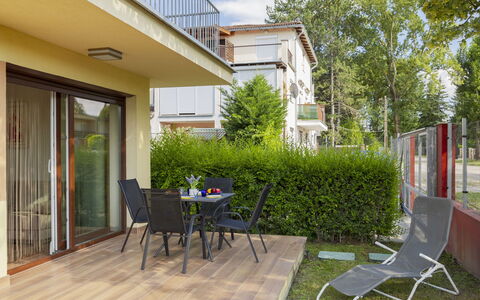 Patti 1: Mobilia, Cucina & Sala Da Pranzo Tavolo, Sedia, Pavimento, Mare, Balcone, Oceano, Ricorrere, Eco Hotel, Sala Da Pranzo