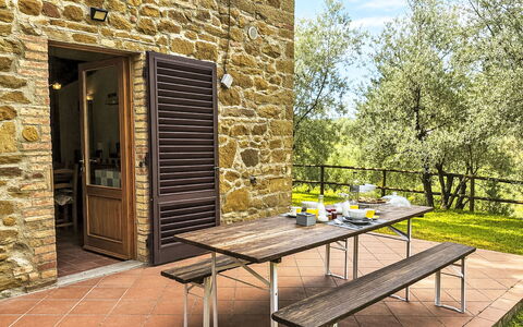 La Camporena: Mobilia, Cucina & Sala Da Pranzo Tavolo, Sedia, Pavimento, Mare, Balcone, Oceano, Ricorrere, Eco Hotel, Sala Da Pranzo