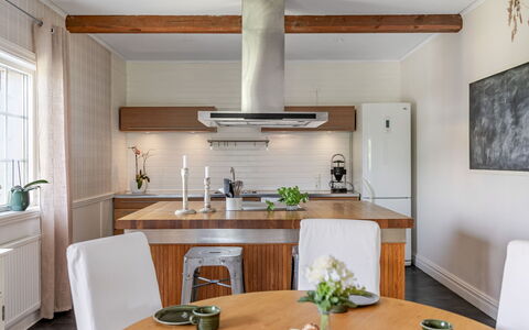 Onsjö: Mobilia, Cucina & Sala Da Pranzo Tavolo, Sedia, Pavimento, Mare, Balcone, Oceano, Ricorrere, Eco Hotel, Sala Da Pranzo