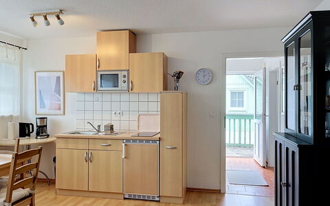 Hohe Kiefern: Mobilia, Legna, Pavimentazione, Interior Design, Cucina, Pavimento, Camera, Controsoffitto, Cabinetry, Apparecchio Major