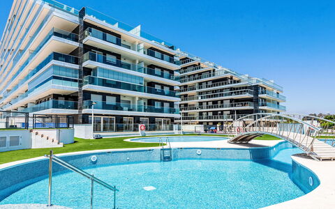 Ciudad Jardin Ii: Car Famiglia, Appartamento, Veicolo Di Lusso, Vettura Mid-Size, Parcheggio, Berlina, Auto Compatta, City Car