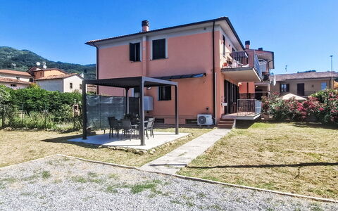 Sondolo: Car Famiglia, Appartamento, Veicolo Di Lusso, Vettura Mid-Size, Parcheggio, Berlina, Auto Compatta, City Car