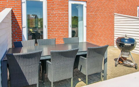 Majvi - 2.3Km from the Sea: Mobilia, Sedia, Mobili Da Esterno, Tavolo, Tavolo Esterno, Cucina & Sala Da Pranzo Tavolo, Terrazza, Color Legno, Tavolino Da Caffè, Shade