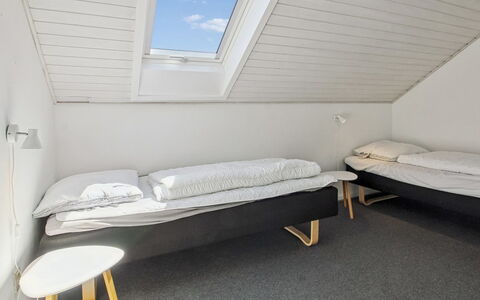 Majvi - 2.3Km from the Sea: Camera Da Letto, Legna, Letto, Pavimento, Pavimentazione, Lenzuolo, Bedding, Interior Design, Soffitto, Telaio Del Letto