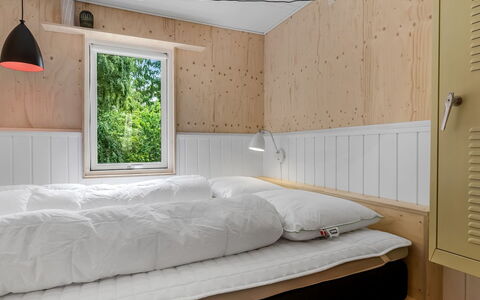 Hejne - 600M from the Sea: Parete, Camera Da Letto, Legna, Interior Design, Letto, Mobilia, Pavimentazione, Pavimento, Soffitto, Lenzuolo