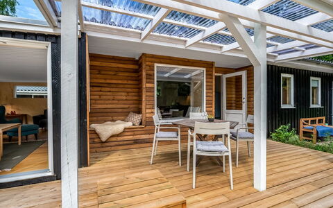 Hejne - 600M from the Sea: Legna, Pavimento In Legno, Portico, Latifoglie, Pavimentazione, Deck, Color Legno, Pavimento, Plank, Struttura Esterna