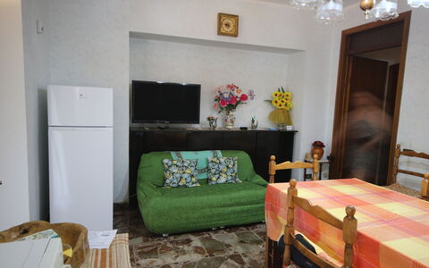 Il Paradiso tra Gli Ulivi: Mobilia, Interior Design, Pavimentazione, Pavimento, Legna, Camera, Tavolo, Illuminazione, Soggiorno, Soffitto