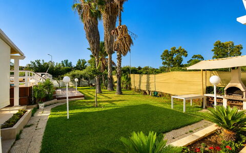 Le Vele della Contea: Lotto, Giardino, Prato, Shade, Landscaping, Estate, Ricorrere, Cortile, Eco Hotel, Hacienda