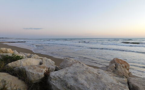 Villa Didymos: Cielo, Blu, Acqua, Corpo D'Acqua, Risorse Idriche, Ambiente Naturale, Orizzonte, Costa, Spiaggia
