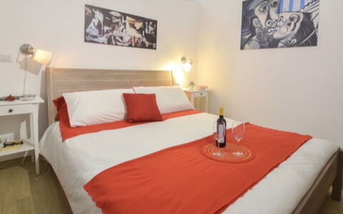 Villa Didymos: Mobilia, Letto, Camera Da Letto, Telaio Del Letto, Bedding, Lenzuolo, Cuscino, Hotel, Cornice, Biancheria