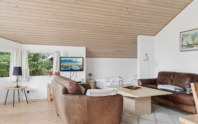 Veljan - 300M from the Sea