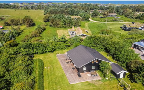 Ruka - 600M from the Sea: Legna, Casa, Mobilia, Soffitto, Villetta, Soggiorno, Latifoglie, Sedia, Pavimento In Legno