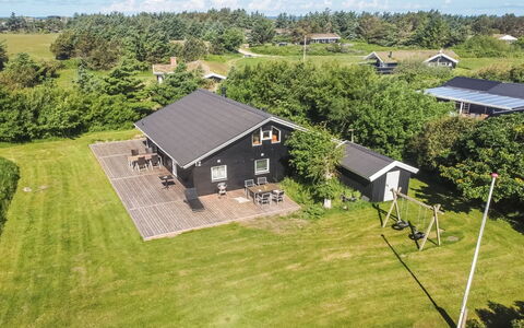 Ruka - 600M from the Sea: Legna, Casa, Mobilia, Soffitto, Villetta, Soggiorno, Latifoglie, Sedia, Pavimento In Legno