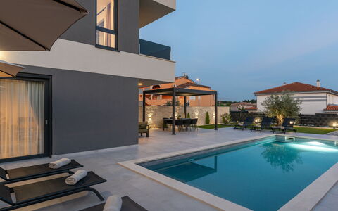 Villa Angelus: Appartamento, Condominio, Uso Misto, Hotel, Balcone