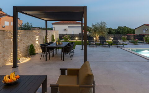 Villa Angelus: Appartamento, Condominio, Uso Misto, Hotel, Balcone