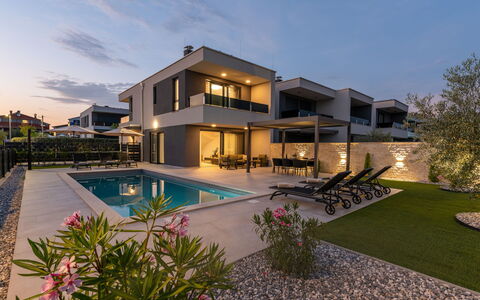 Villa Angelus: Appartamento, Condominio, Uso Misto, Hotel, Balcone