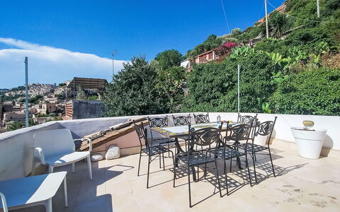 Tra Cielo e Pietra: Appartamento, Condominio, Uso Misto, Hotel, Balcone