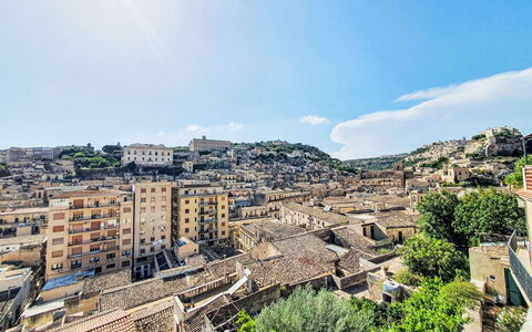 Tra Cielo e Pietra: Appartamento, Condominio, Uso Misto, Hotel, Balcone