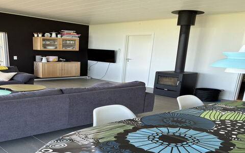 Apsolon - 100M from the Sea: Mobilia, Interior Design, Pavimentazione, Pavimento, Legna, Soggiorno, Camera, Illuminazione, Soffitto, Casa