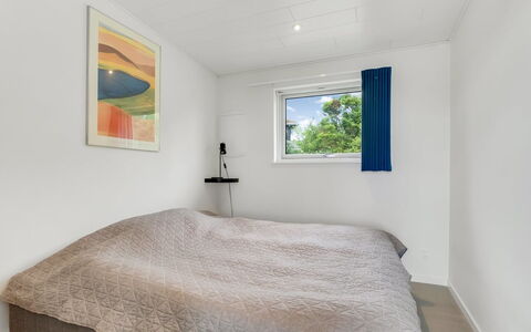 Apsolon - 100M from the Sea: Legna, Pavimentazione, Pavimento, Camera Da Letto, Soffitto, Interior Design, Letto, Camera, Lenzuolo, Telaio Del Letto