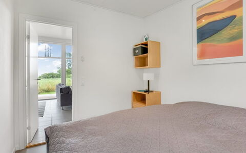 Apsolon - 100M from the Sea: Pavimentazione, Pavimento, Interior Design, Legna, Soffitto, Letto, Mobilia, Camera Da Letto, Pavimento In Legno, Camera
