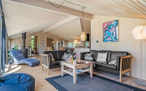 Esalina - 800M from the Sea: Legna, Mobilia, Interior Design, Casa, Soggiorno, Pavimento In Legno, Pavimentazione, Soffitto, Divano, Pavimento