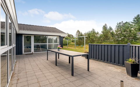 Gertrud - 800M from the Sea: Casa, Materiale Composito, Shade, Estate, Cortile, Design, Illuminazione Diurna, Landscaping, Raccordo, Portico