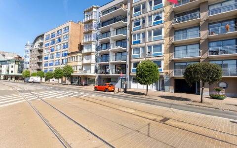 Casa Nova with Balcony: Costruzione, Città, Finestra, Zona Urbana, Appartamento, Zona Residenziale, Quartiere, Area Metropolitana, Cittadina, Architettura