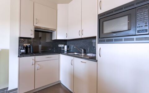Casa Nova with Balcony: Controsoffitto, Interior Design, Cucina, Pavimentazione, Cabinetry, Apparecchio Major, Pavimento, Elettrodomestico Da Cucina, Camera, Lavello