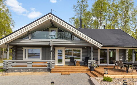 Villa Praava a: Legna, Casa, Villetta, Raccordo, Portico, Legname, Log Cabin, Deck, Edifici Giardino, Struttura Esterna