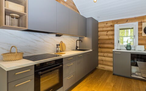 Villa Praava B: Pavimentazione, Legna, Controsoffitto, Interior Design, Cucina, Cabinetry, Mobilia, Elettrodomestico Da Cucina, Pavimento, Pavimento In Legno