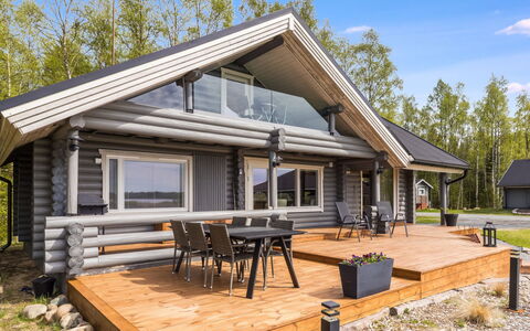 Villa Praava B: Legna, Villetta, Raccordo, Log Cabin, Latifoglie, Legname, Edifici Giardino, Deck, Portico, Plank