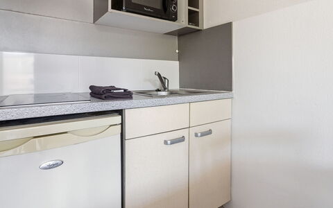 Virginia: Interior Design, Pavimentazione, Pavimento, Camera, Cabinetry, Casa, Controsoffitto, Appartamento
