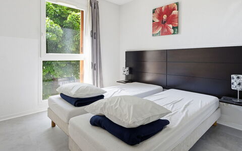 Virginia: Interior Design, Mobilia, Letto, Pavimentazione, Legna, Pavimento, Camera Da Letto, Camera, Lenzuolo, Bedding