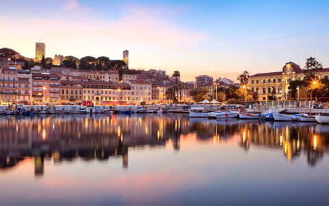 Villa Norma: Blu, Acqua, Corpo D'Acqua, Città, Orizzonte, Waterway, Barca, Canale, Moto D'Acqua, Insediamento Umano