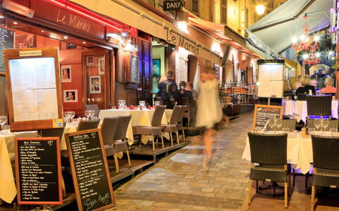 Villa Norma: Mobilia, Ristorante, Sedia, Cibo, Tenda