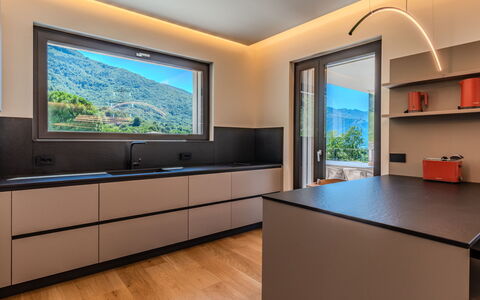 Aura: Interior Design, Cucina, Controsoffitto, Pavimentazione, Legna, Mobilia, Soffitto, Lampada, Casa, Cabinetry