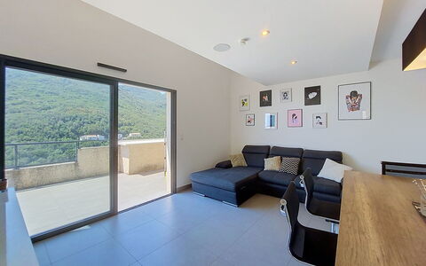 E Follicie: Pavimentazione, Interior Design, Pavimento, Soffitto, Camera, Mobilia, Appartamento, Divano, Soggiorno