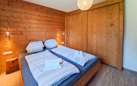 Grub: Interior Design, Pavimentazione, Legna, Pavimento, Soffitto, Mobilia, Camera Da Letto, Camera, Letto, Color Legno