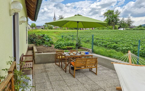 Haus Valentin: Mobilia, Tavolo, Mobili Da Esterno, Sedia, Tavolo Esterno, Cucina & Sala Da Pranzo Tavolo, Giardino, Shade, Backyard