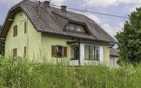 Haus Valentin: Costruzione, Casa, Tetto, Finestra, Erba, Casa, Villetta, Architettura, Area Rurale