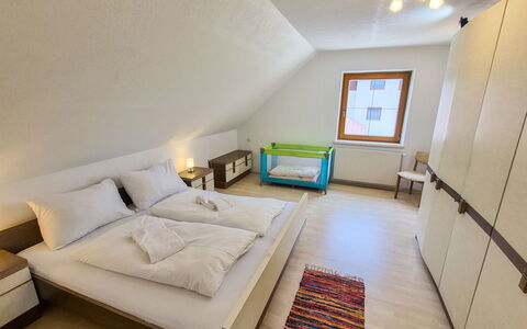 Haus Valentin: Interior Design, Camera Da Letto, Pavimentazione, Pavimento, Letto, Legna, Soffitto, Camera, Mobilia, Lenzuolo